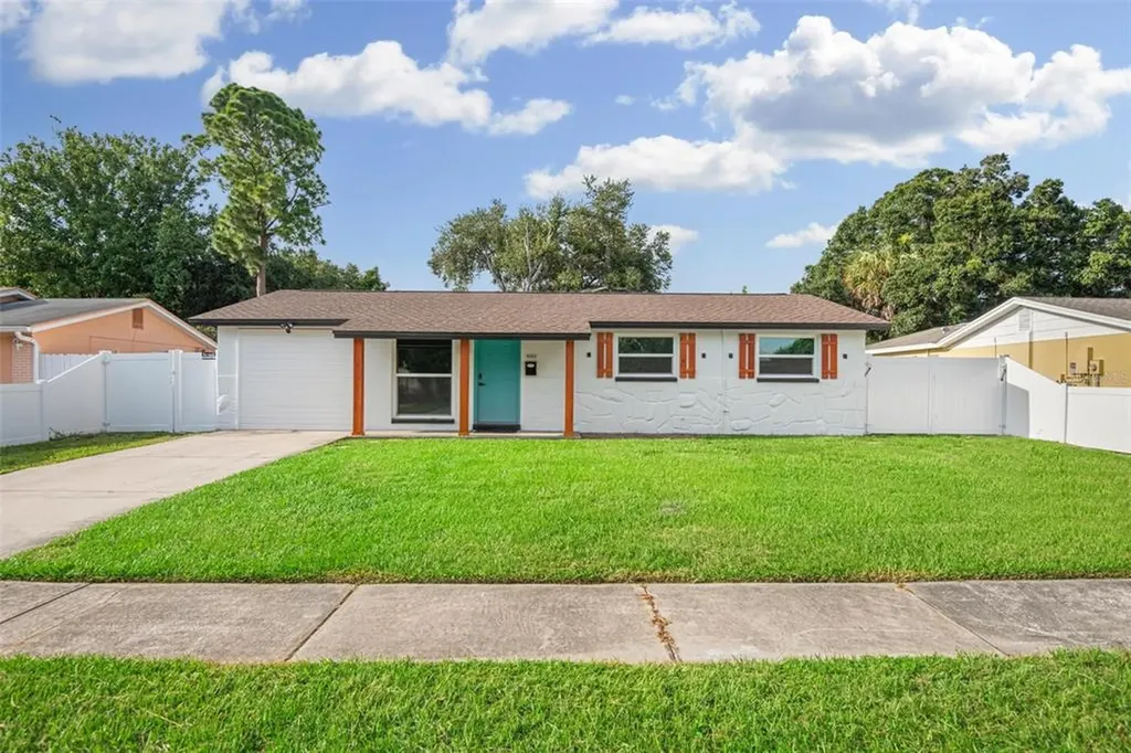 8511 Woodlake Drive Tampa FL 33615