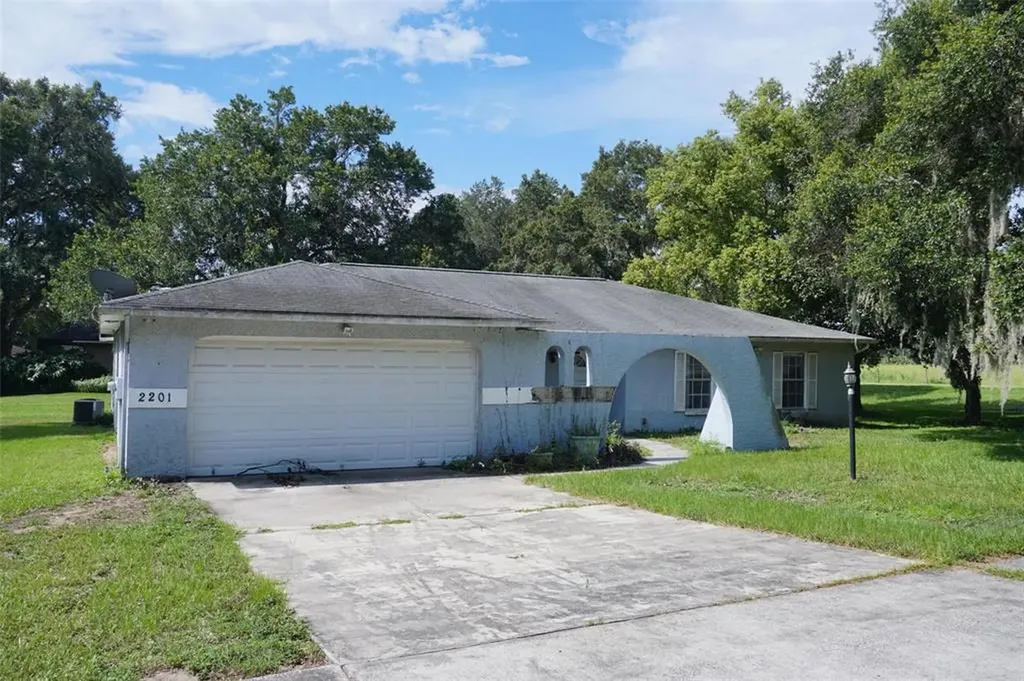 2201 Summit View Drive Valrico FL 33596