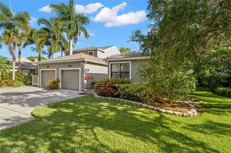 956 San Carlos Court NE St Petersburg FL 33702