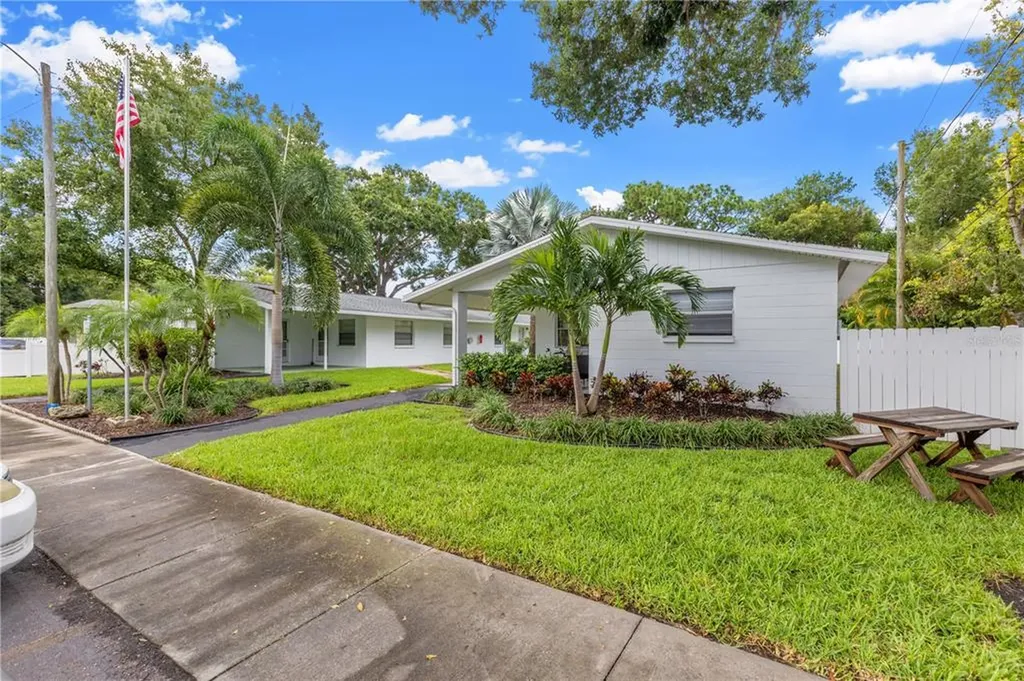 6780 /6770 49th Avenue N St Petersburg FL 33709