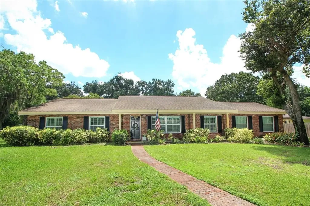 9986 Lake Georgia Drive Orlando FL 32817