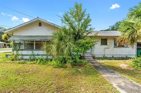 725 N Warfield Avenue Wildwood FL 34785