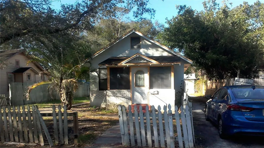 1751 Newark Street S St Petersburg FL 33711