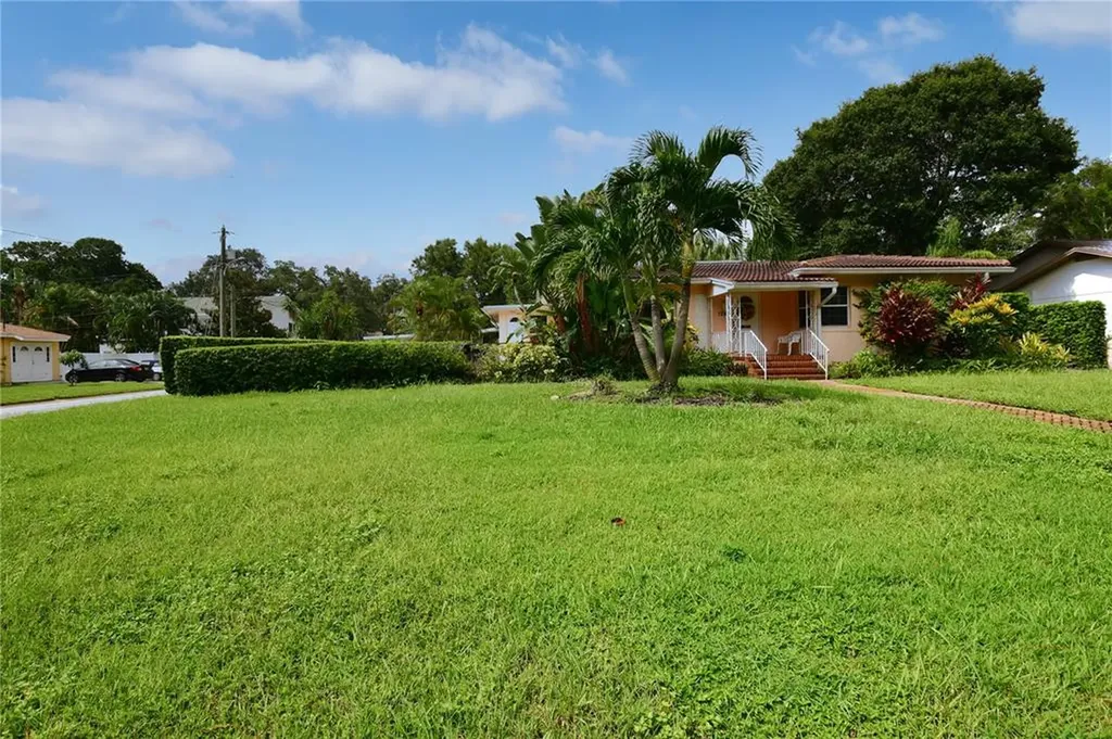 7245 5th Avenue S St Petersburg FL 33707