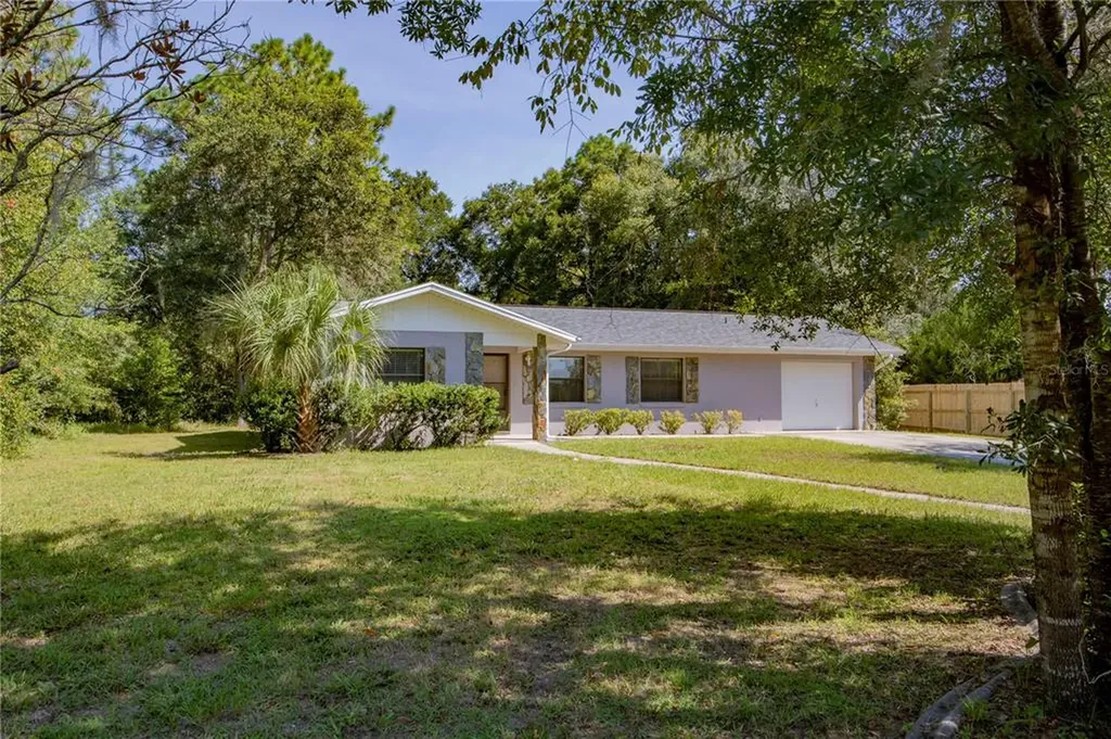 18993 SW 109th Street Dunnellon FL 34432