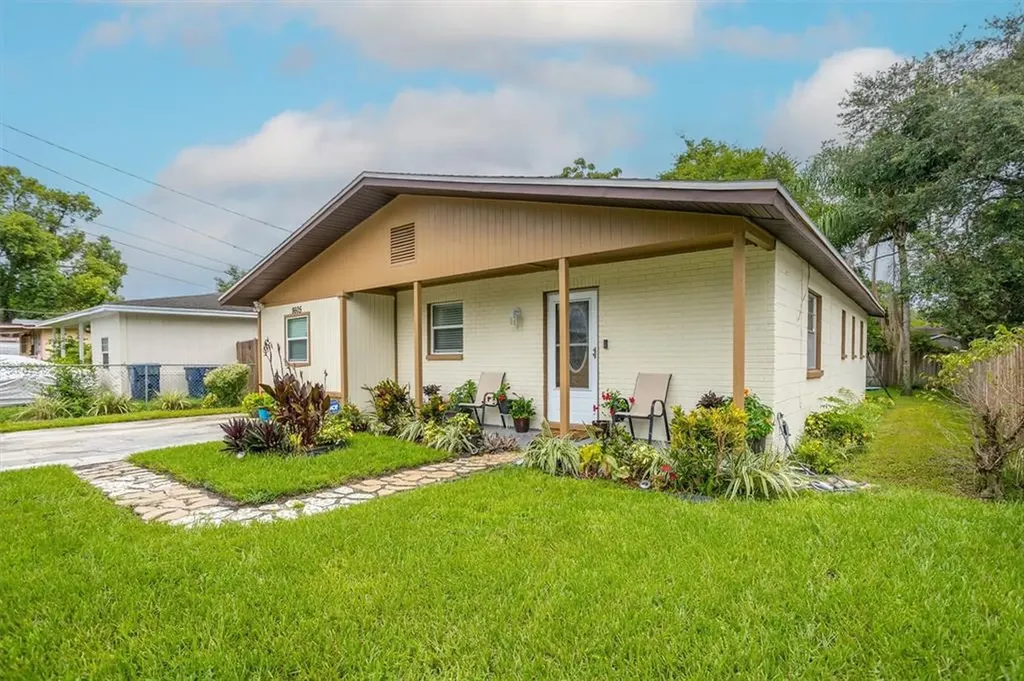 8605 N Orangeview Avenue Tampa FL 33617