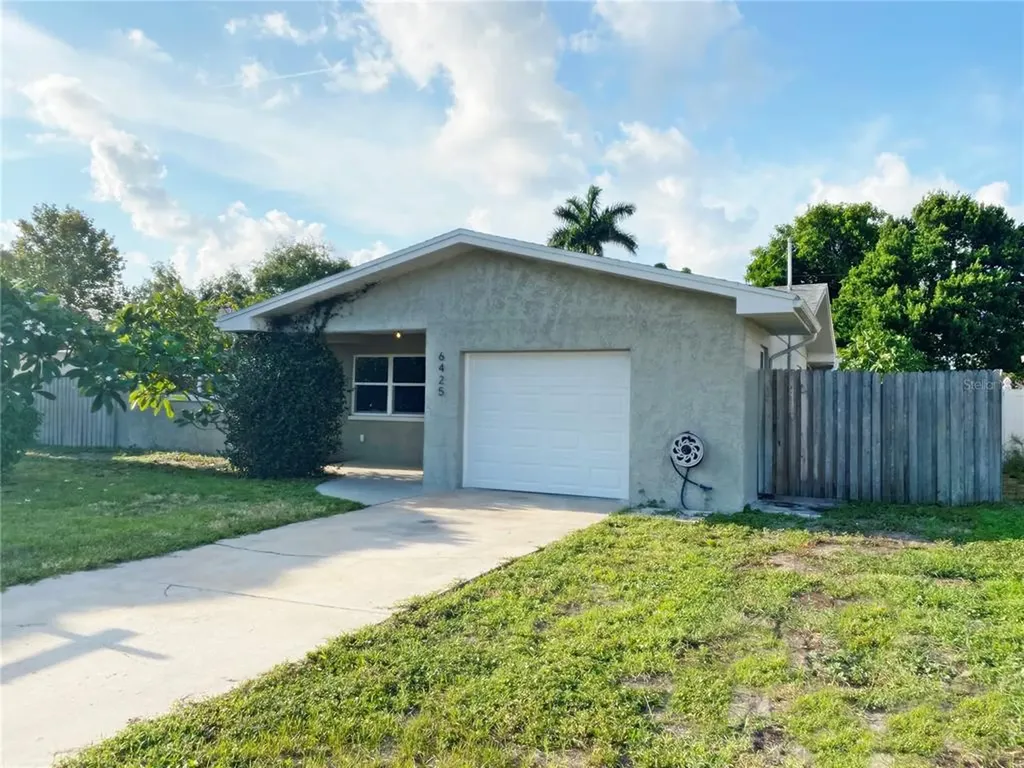6425 41st Avenue N St Petersburg FL 33709