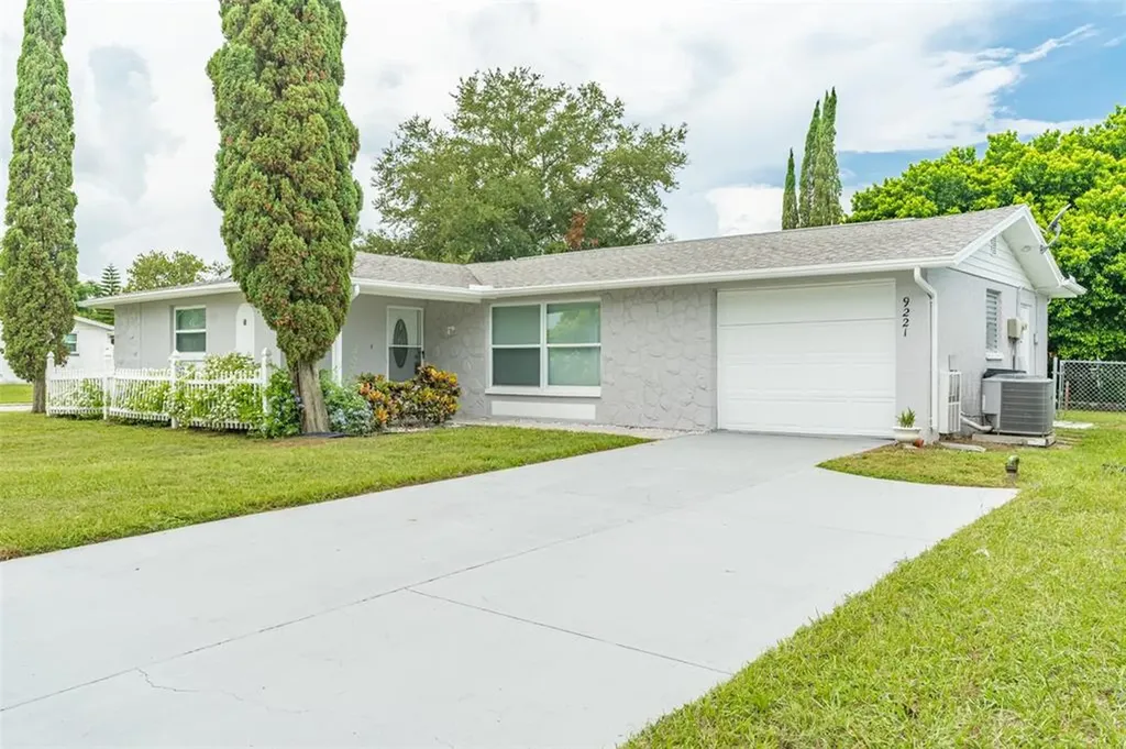 9221 Saint Regis Lane Port Richey FL 34668