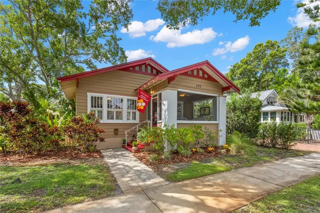 256 18th Avenue NE St Petersburg FL 33704