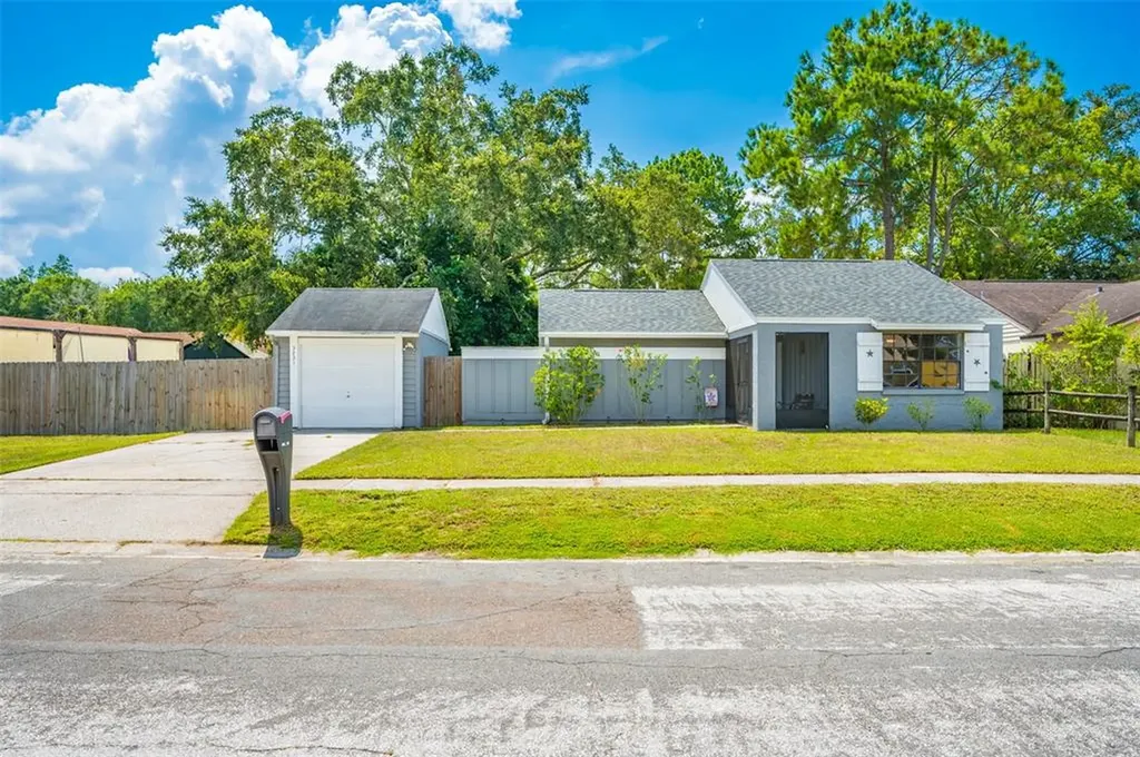 3231 Fox Lake Drive Tampa FL 33618