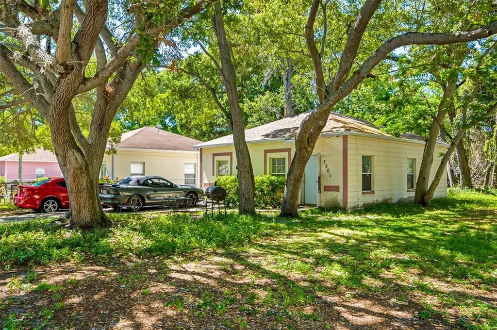 2201 17th Avenue S St Petersburg FL 33712