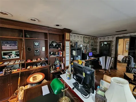1913 W Aileen Street Tampa FL 33607