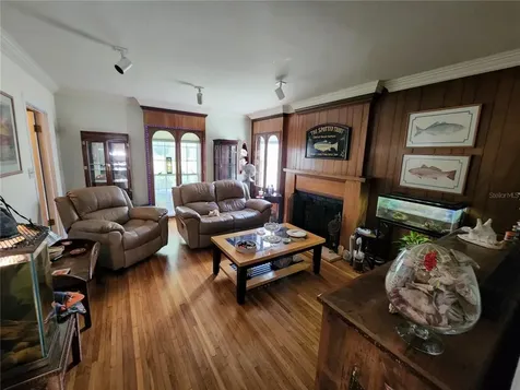 1913 W Aileen Street Tampa FL 33607