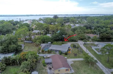 421 Pineapple Street Englewood FL 34223