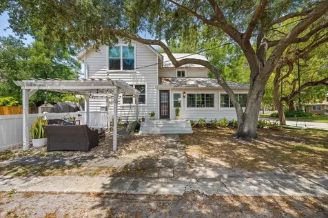 212 28th Street W Bradenton FL 34205