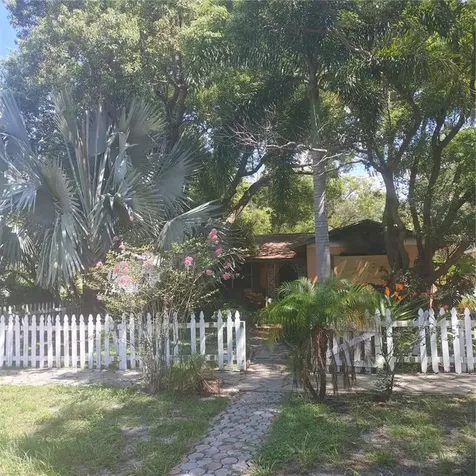 5029 Burlington Avenue N St Petersburg FL 33710