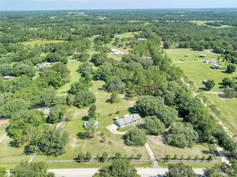 5201 Marion County Road Weirsdale FL 32195