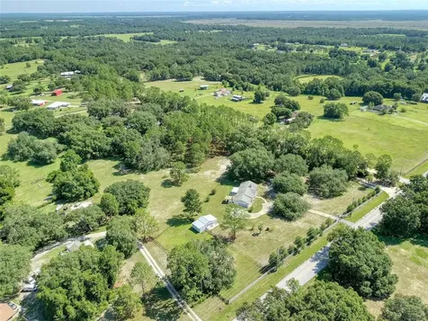 5201 Marion County Road Weirsdale FL 32195