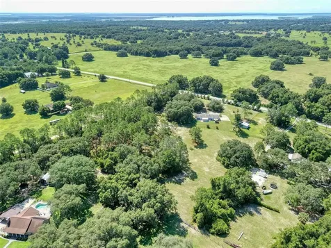 5201 Marion County Road Weirsdale FL 32195