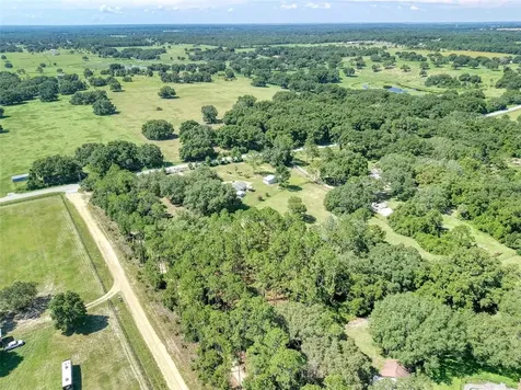 5201 Marion County Road Weirsdale FL 32195