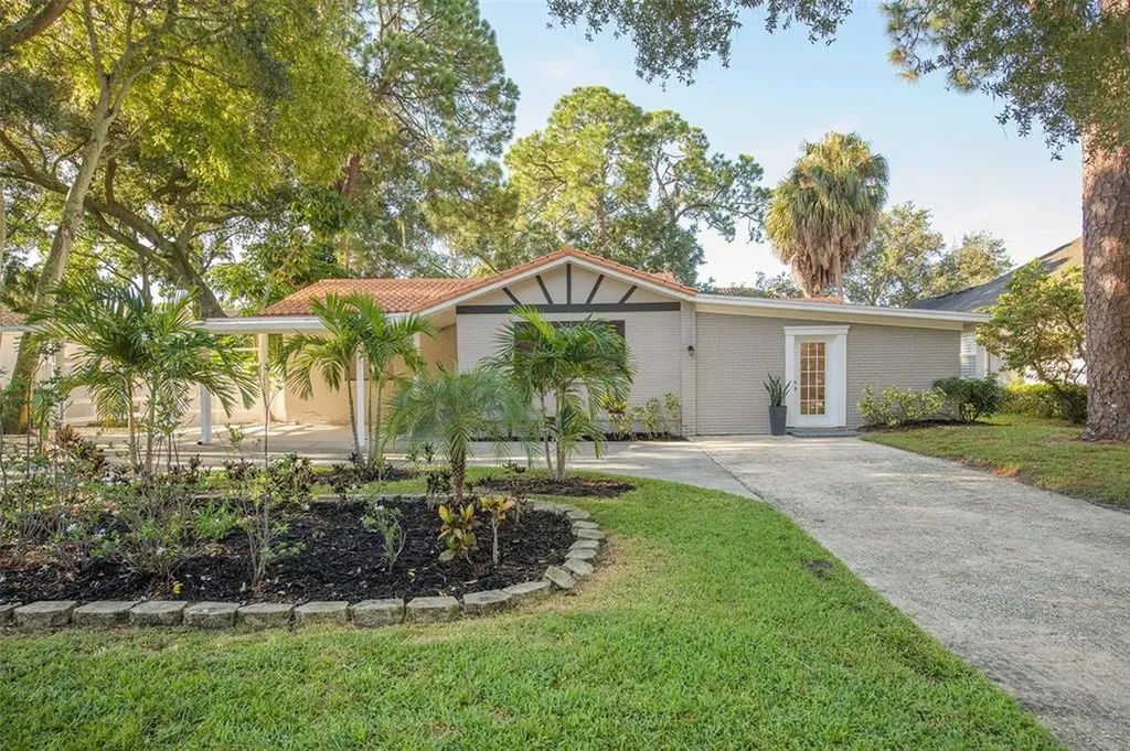 4112 W Mullen Avenue Tampa FL 33609