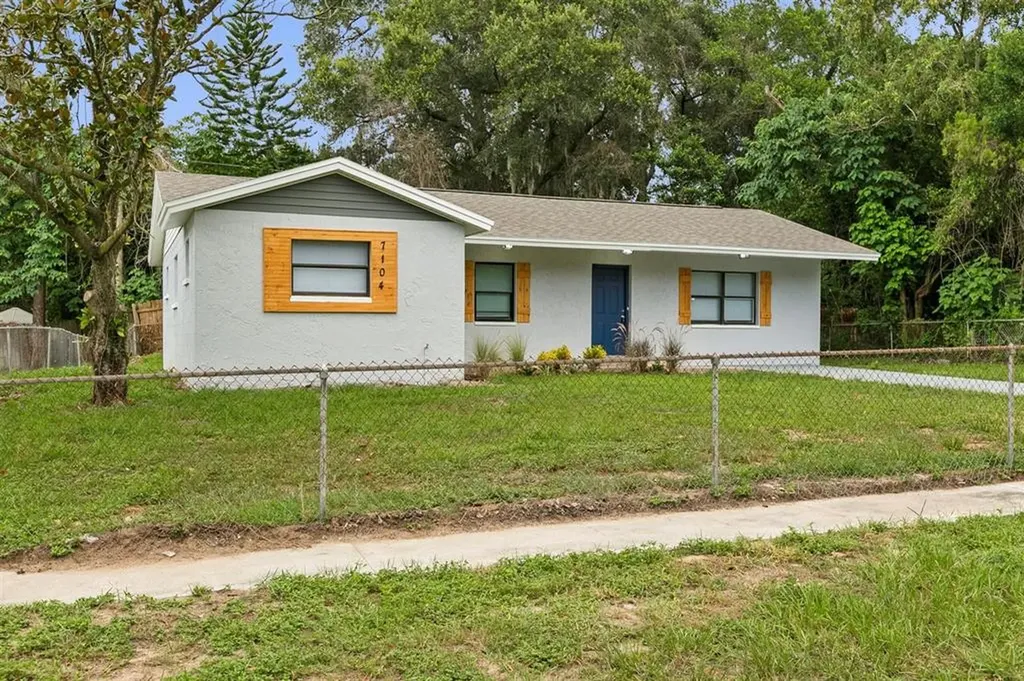 7104 Lynwood Drive Tampa FL 33637