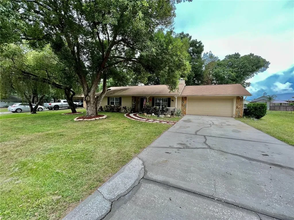 8625 Sunnydale Lane Lakeland FL 33809