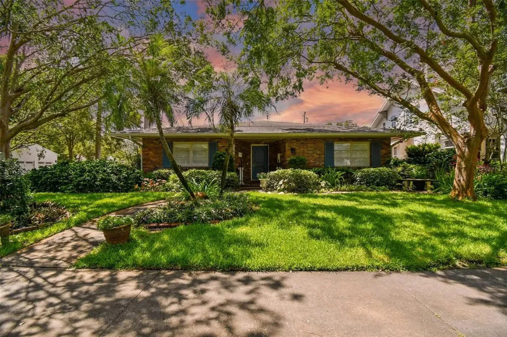 560 18th Avenue NE St Petersburg FL 33704