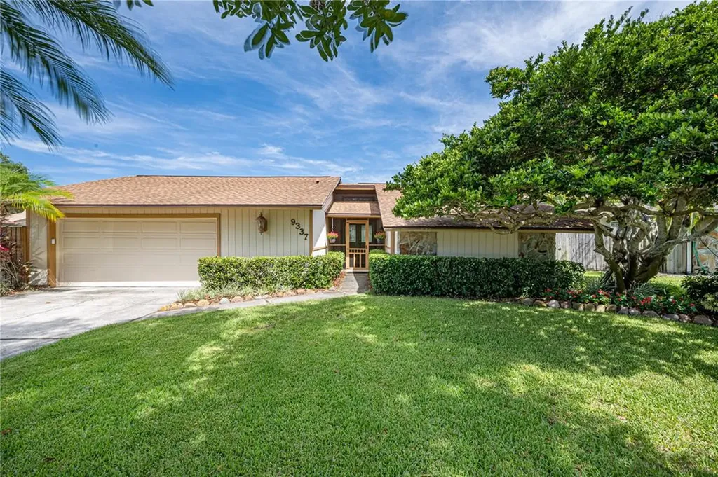 9337 Rustic Pines Boulevard E Seminole FL 33776