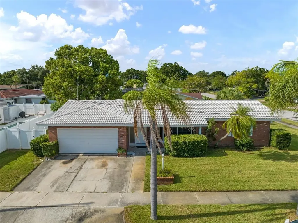 6149 27th Avenue N St Petersburg FL 33710
