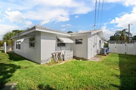 6149 27th Avenue N St Petersburg FL 33710