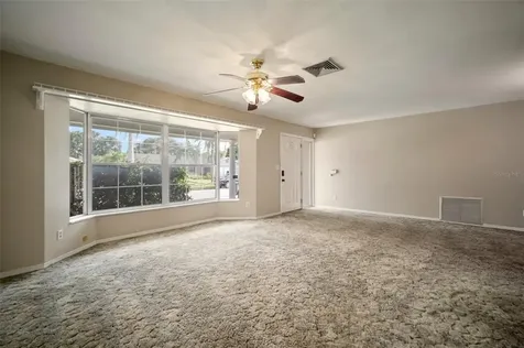 6149 27th Avenue N St Petersburg FL 33710