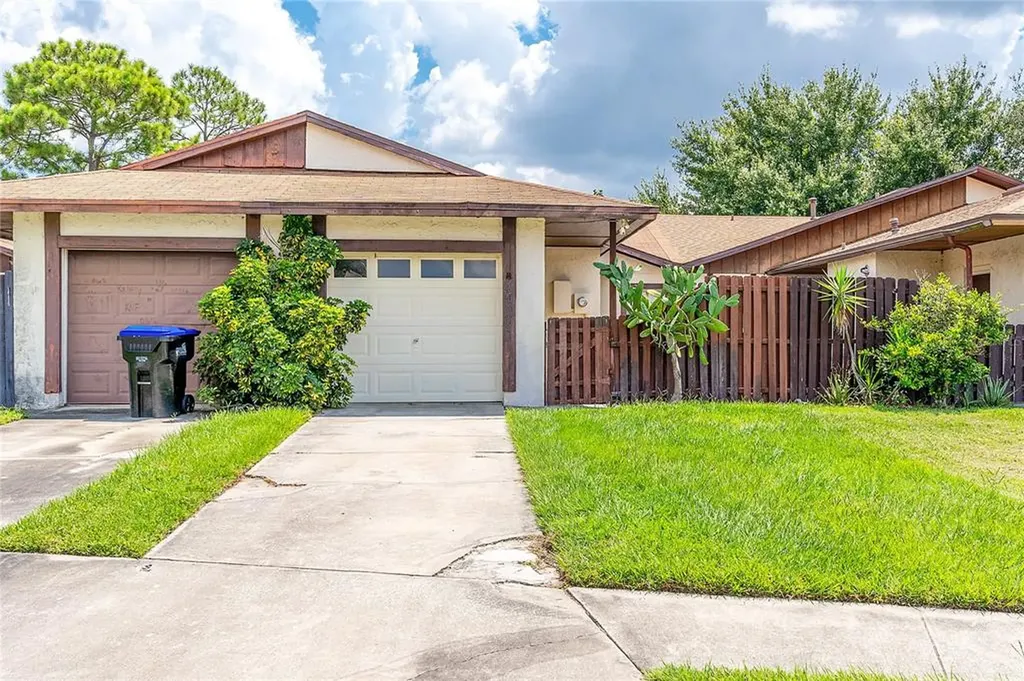 10121 Blazed Tree Court Orlando FL 32821