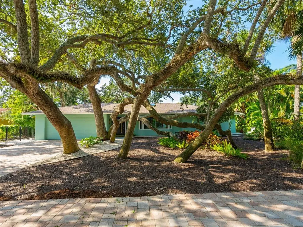 650 Longview Drive Longboat Key FL 34228