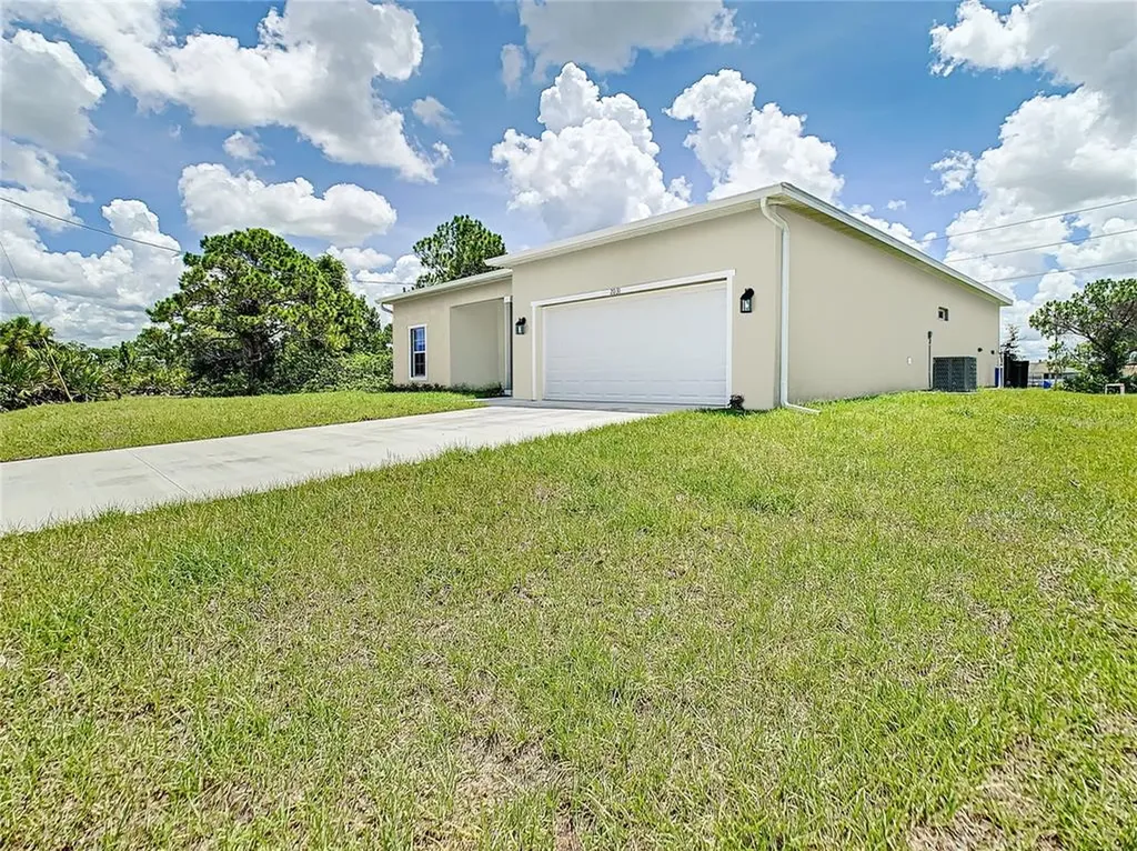 6066 Hollywood Avenue North Port FL 34291