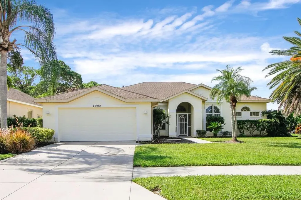 4992 Trestle Court Sarasota FL 34238