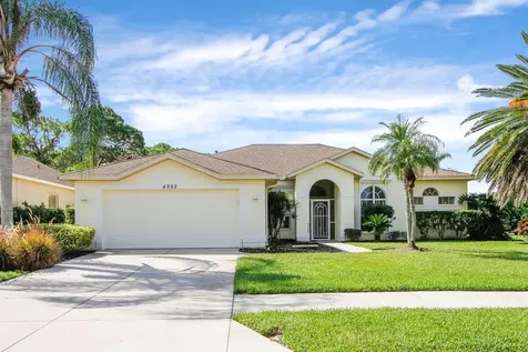 4992 Trestle Court Sarasota FL 34238