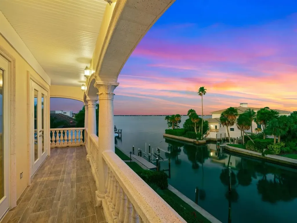 572 Halyard Lane Longboat Key FL 34228