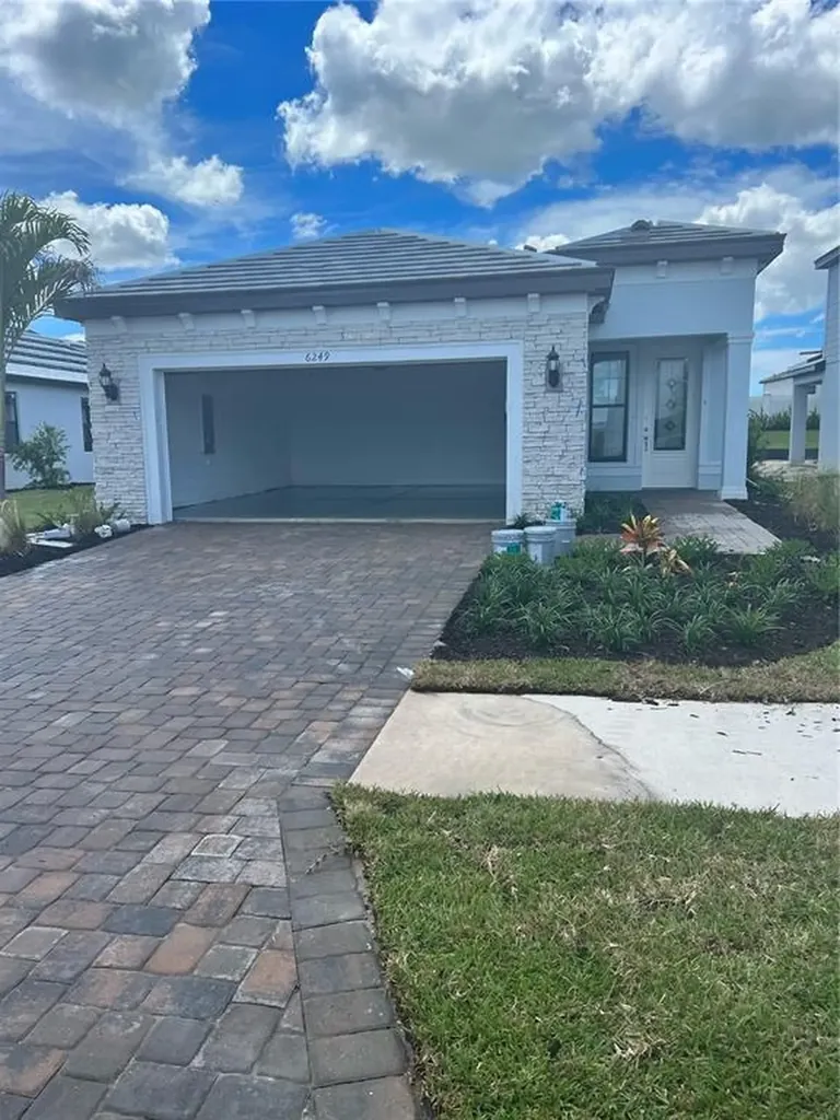 6249 Winding Pine Drive Nokomis FL 34275