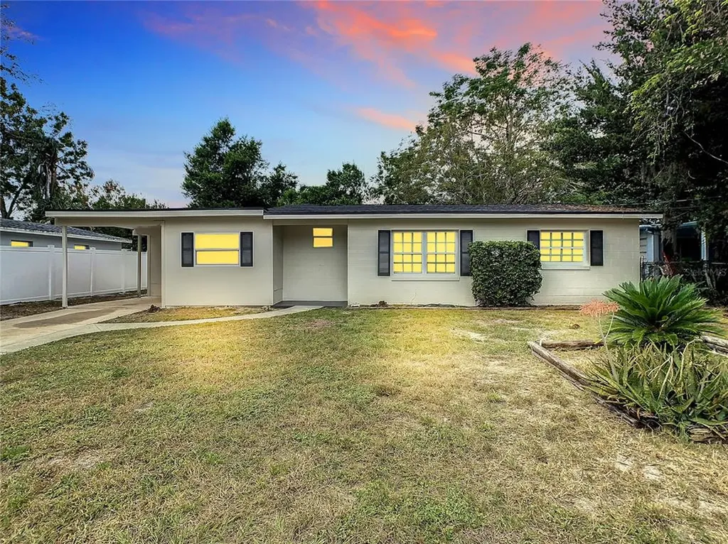 875 Golden Isle Drive Mount Dora FL 32757