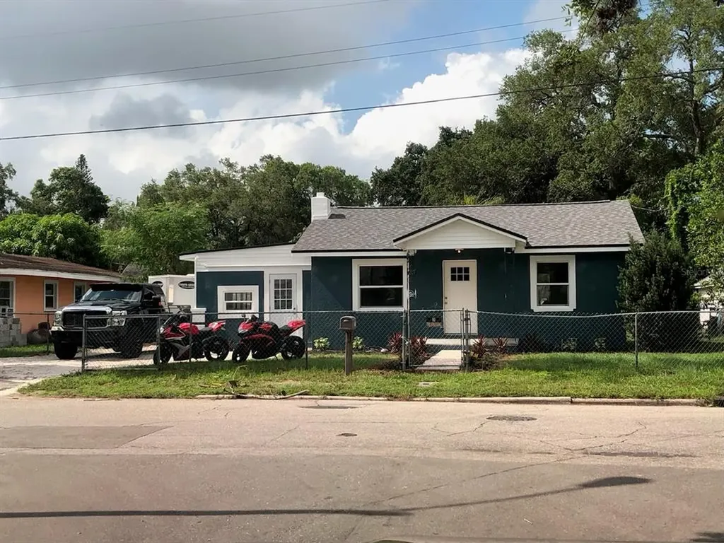1207 19th Avenue W Bradenton FL 34205