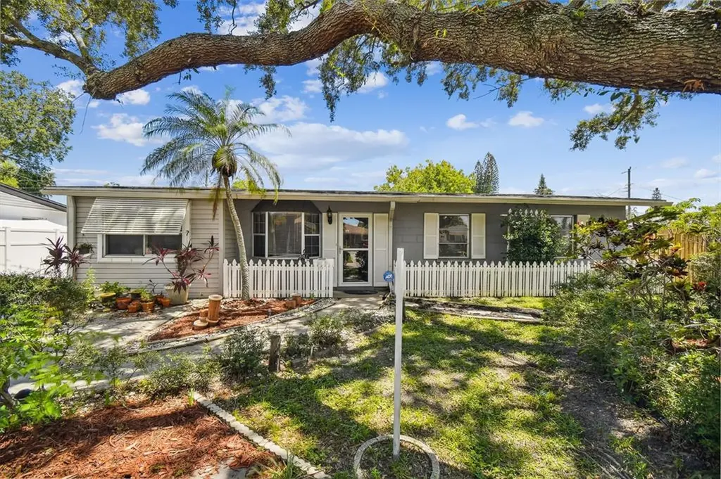 2210 25th Avenue W Bradenton FL 34205