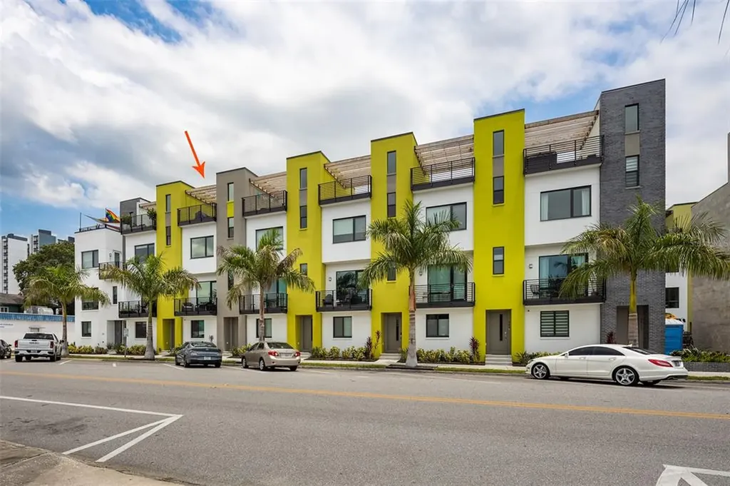 957 Arlington Avenue N St Petersburg FL 33705