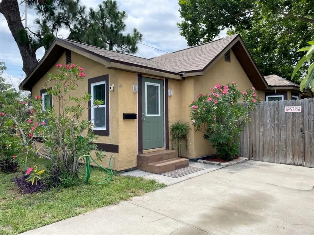 2727 25th Avenue N St Petersburg FL 33713