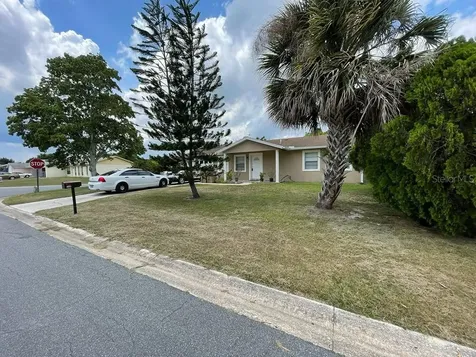 566 Floral Drive Kissimmee FL 34743