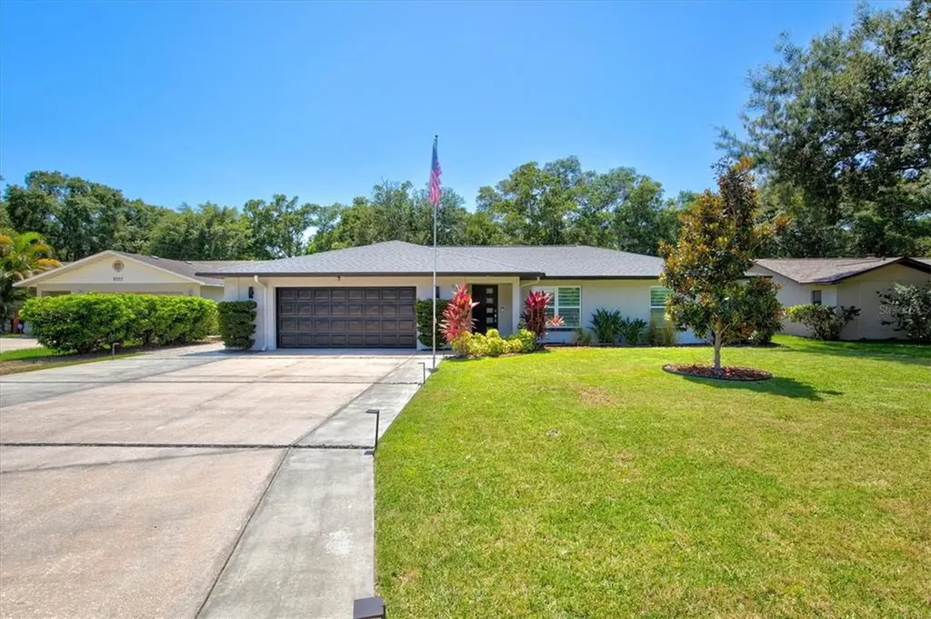 8318 Sylvan Woods Drive Sarasota FL 34243