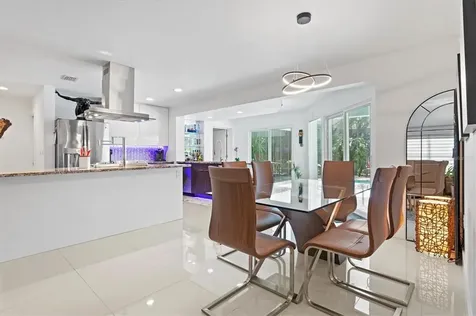 8318 Sylvan Woods Drive Sarasota FL 34243