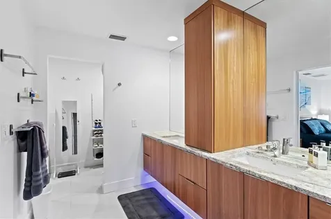 8318 Sylvan Woods Drive Sarasota FL 34243