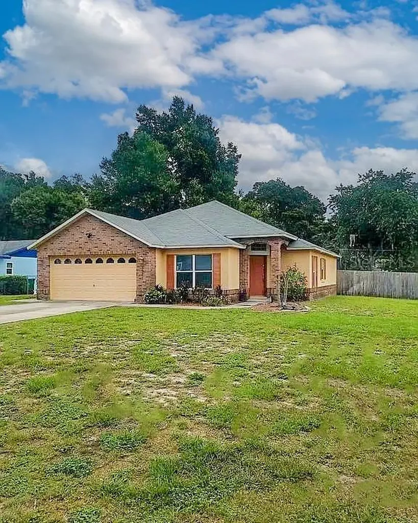1281 Dartmoor Avenue Deltona FL 32738