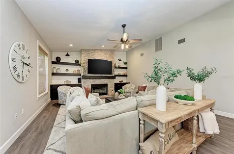 12915 7th Avenue NE Bradenton FL 34212